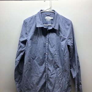 Vineyard vines womens classic button up. This is a size 14